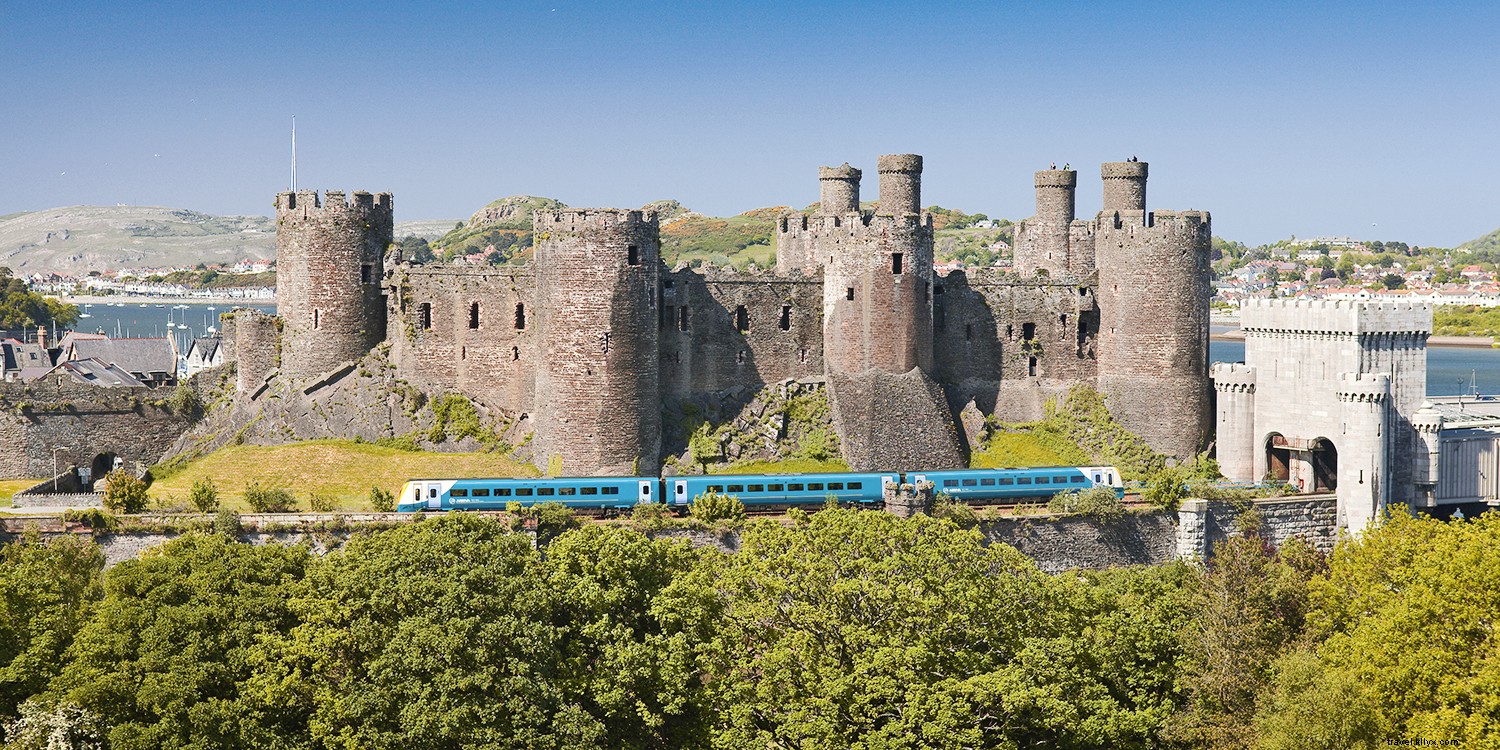 Como fazer uma viagem por estrada britânica ... de trem 